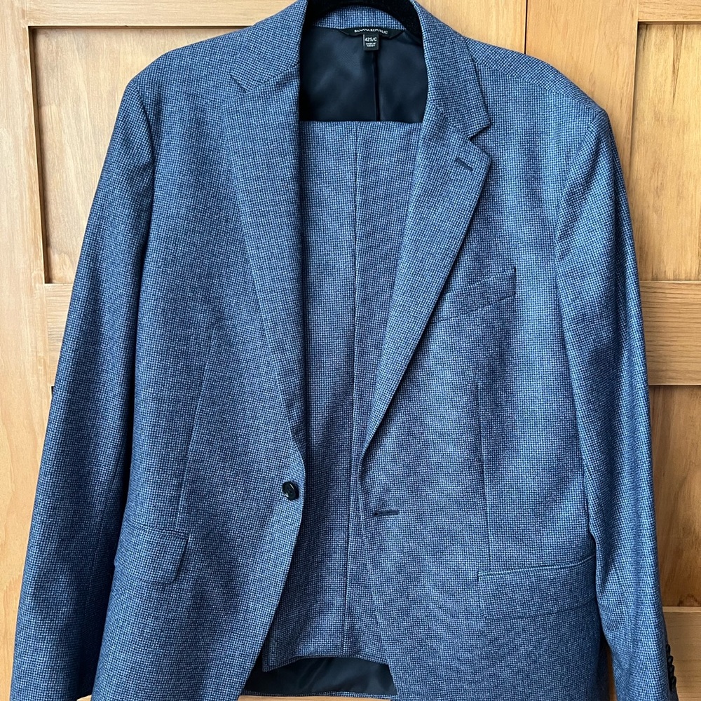 Excellent condition banana republic blue suit